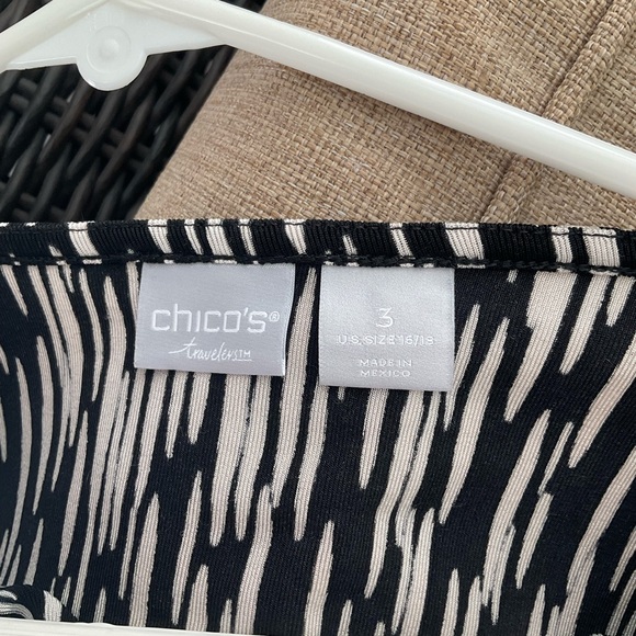 Chico’s Travelers Top EUC 3 - Picture 2 of 3